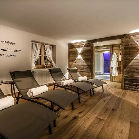 Gasthuis Gaestehaus Wineberger 4*