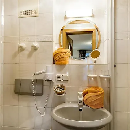Gaestehaus Wineberger 4*
